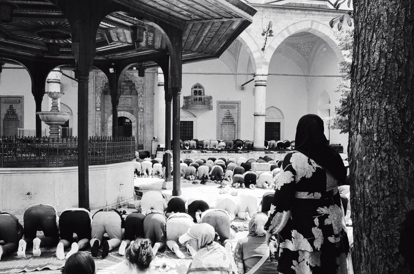 Friday prayer at the Gazi Husrev-beg Mosque.